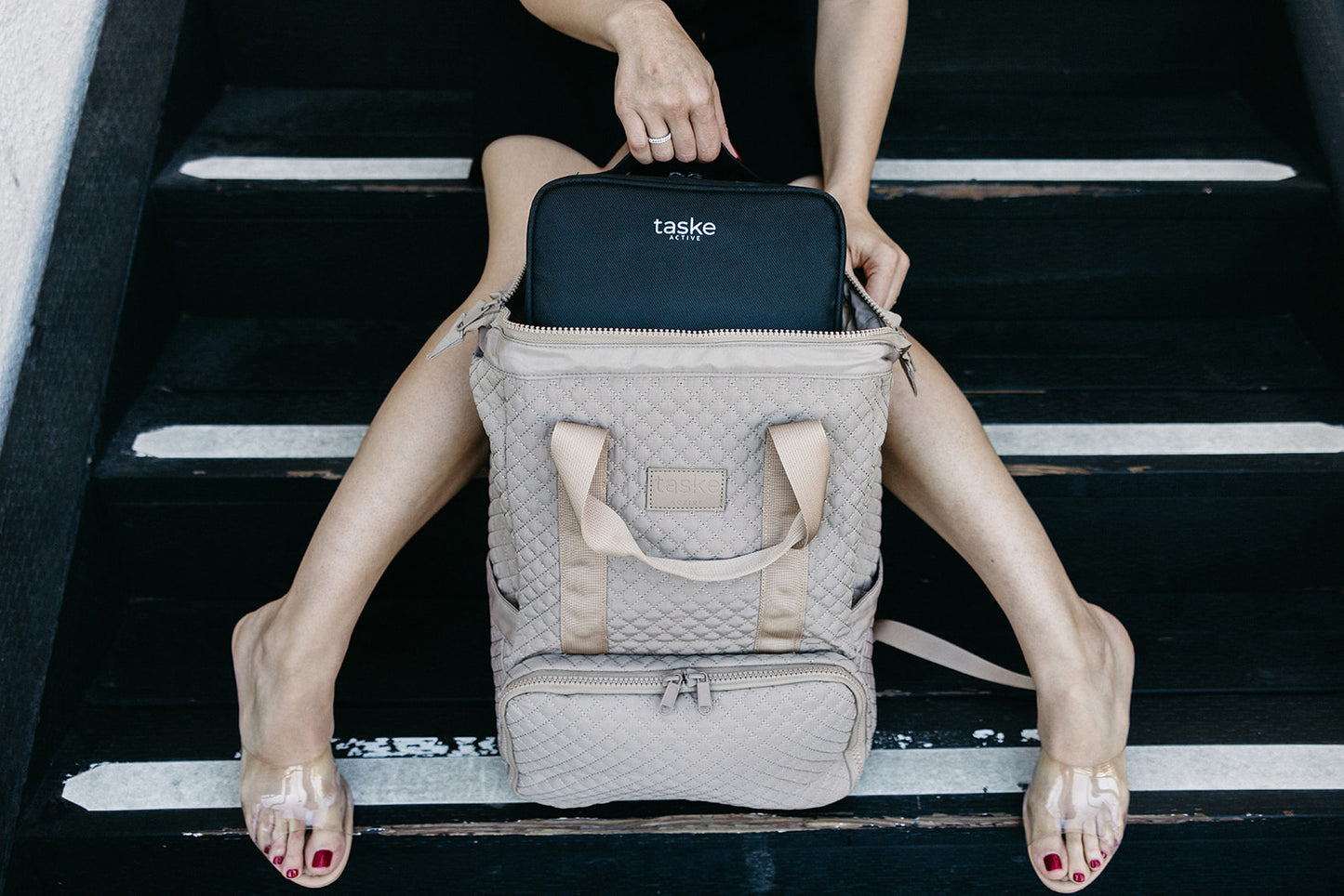 taskeACTIVE Cosmetics Organizer Bag